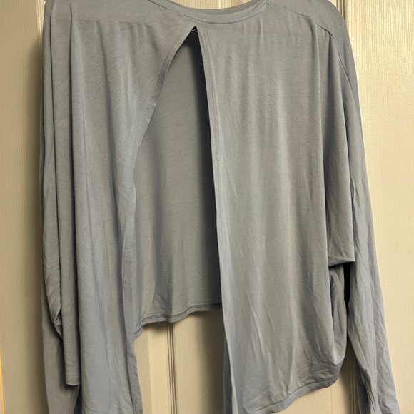 Babaton Lonny Open Back Shirt - Picture 2 of 4